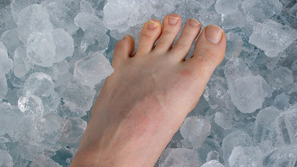 How long can you submerge your foot in ice water How And When To Ice Your Feet Correctly Achilles Podiatry